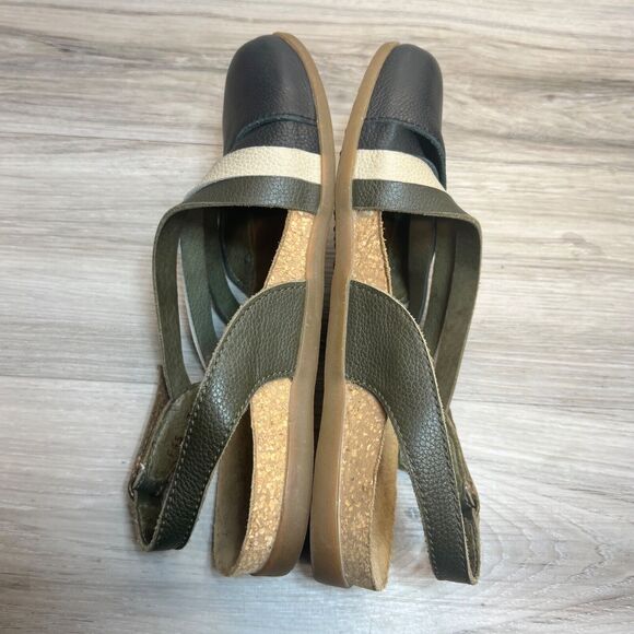 El Naturalista Black Sandals with Flexible Sole - Picture 3 of 10